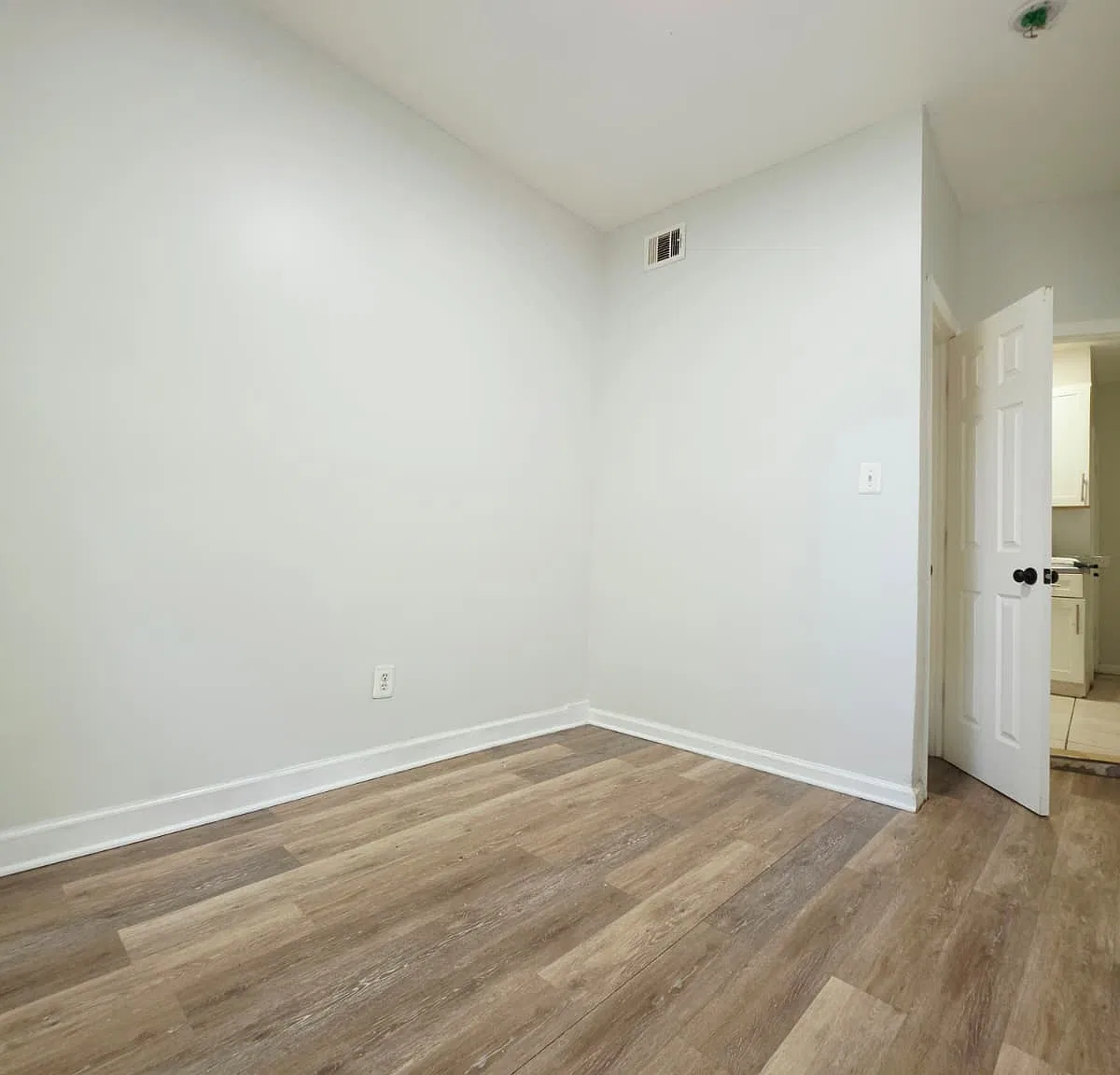 2 bed, 800 sqft, $1,995 — Photo 4