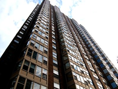 525 W Hawthorne Pl, Chicago, IL, 60657