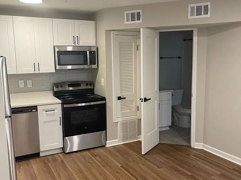 Champions Pines Apartments — Photo 18
