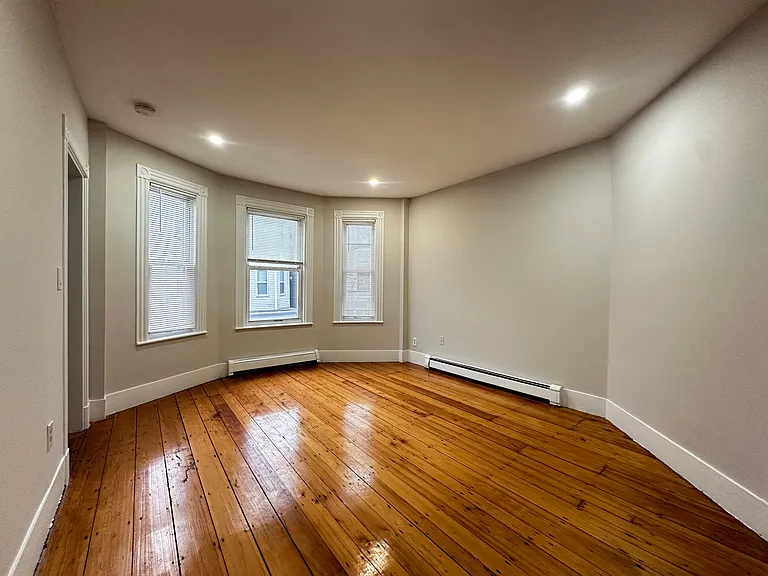 22 Howell St #4 — Photo 4