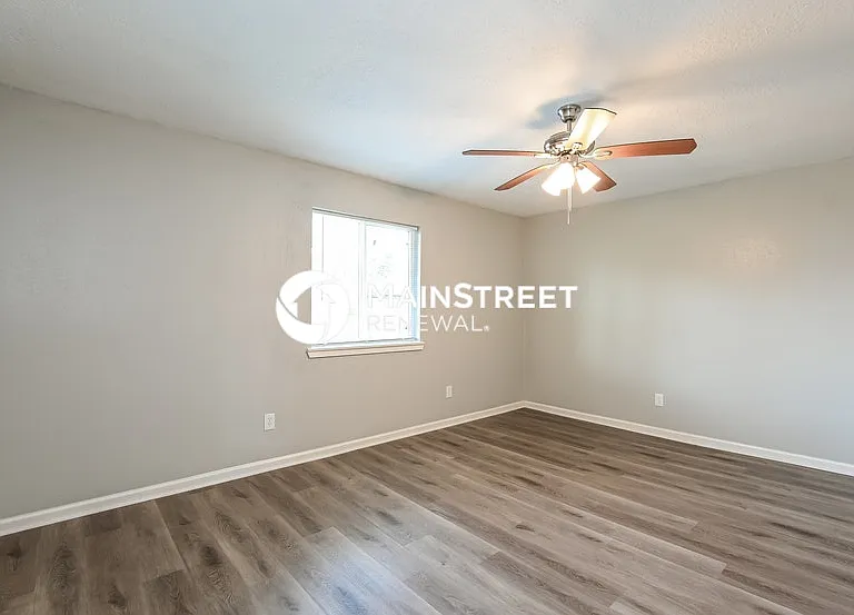 4922 Crestway Dr — Photo 8