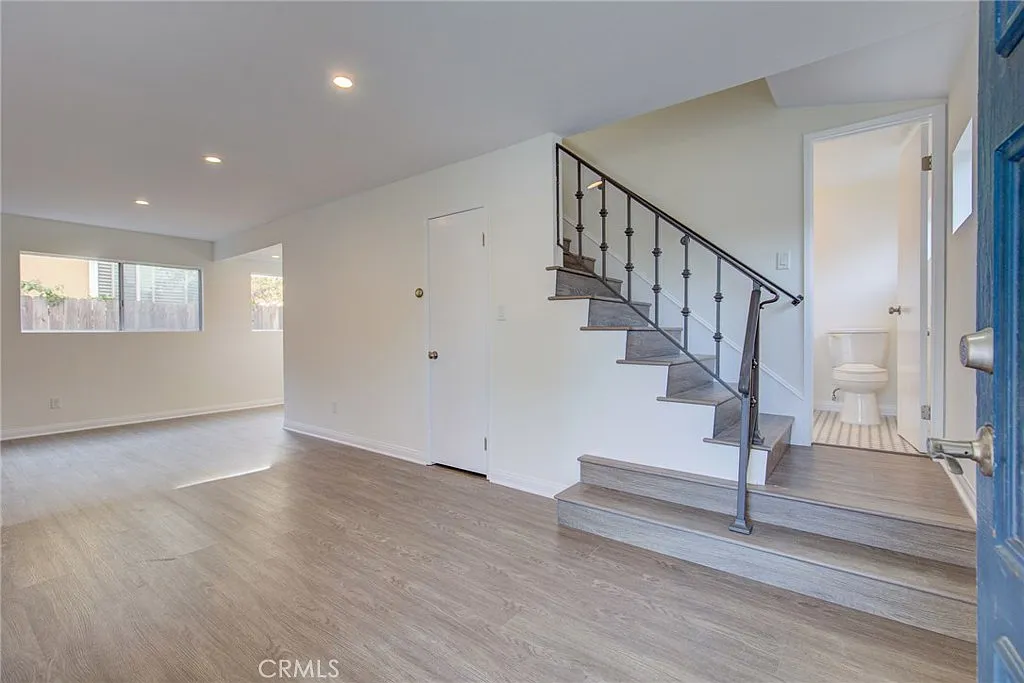 3 bed, 2.5 bath, 1250 sqft, $3,950 — Photo 3