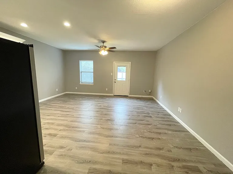 120 Ridgmar Dr #110 — Photo 9