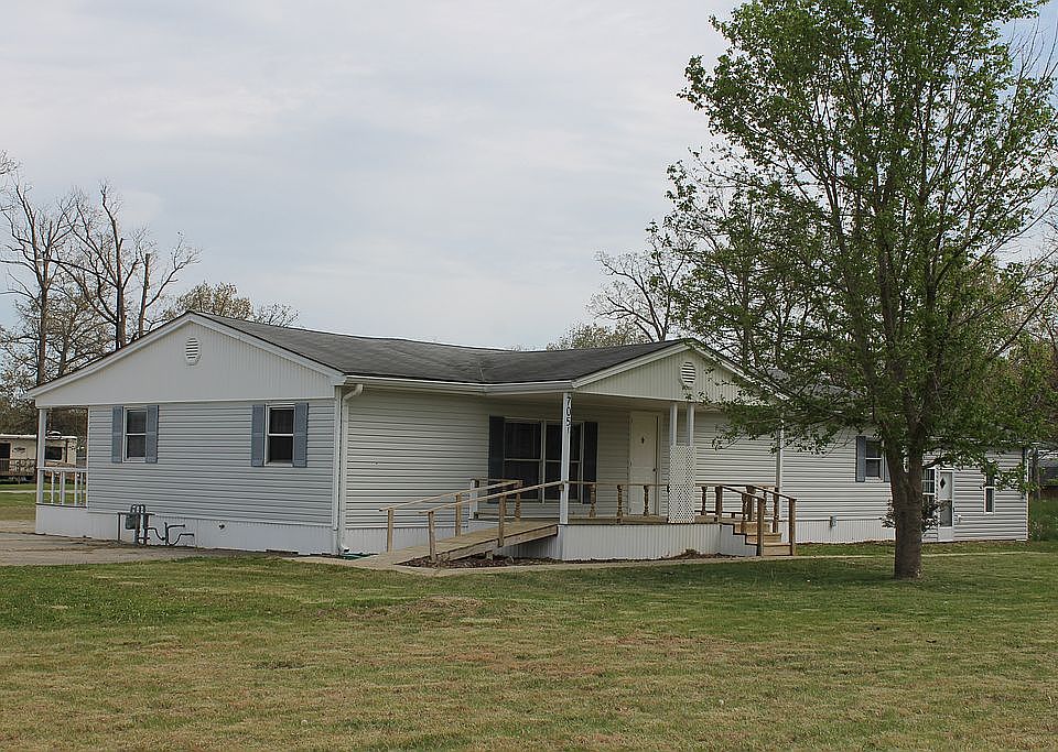 1st image of 705 Kings Lake Dr