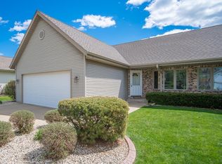 1027 Firethorn Dr, West Bend, WI 53090
