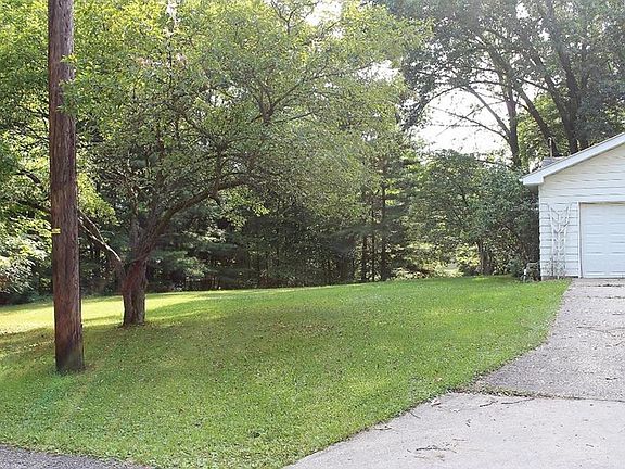 2nd image of 438 Oakgrove St