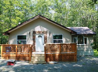 5402 Gingerbread Ln, East Stroudsburg, PA 18302