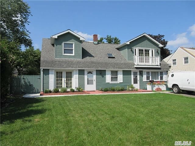 1st image of 683 Irving St