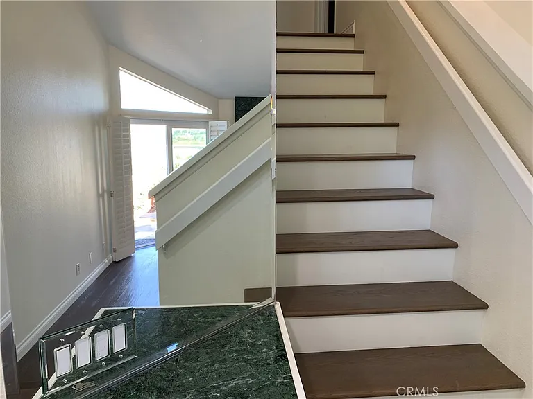 311 Stanford Ct — Photo 8