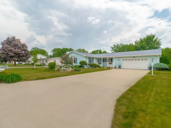 814 Duroe St, Jesup, IA 50648