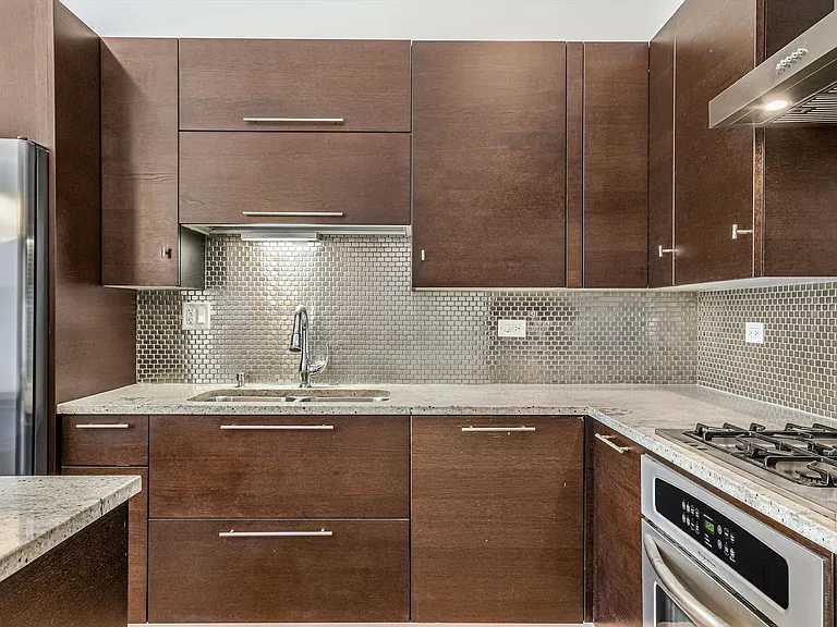 1261-63 N. Honore St. — Photo 5