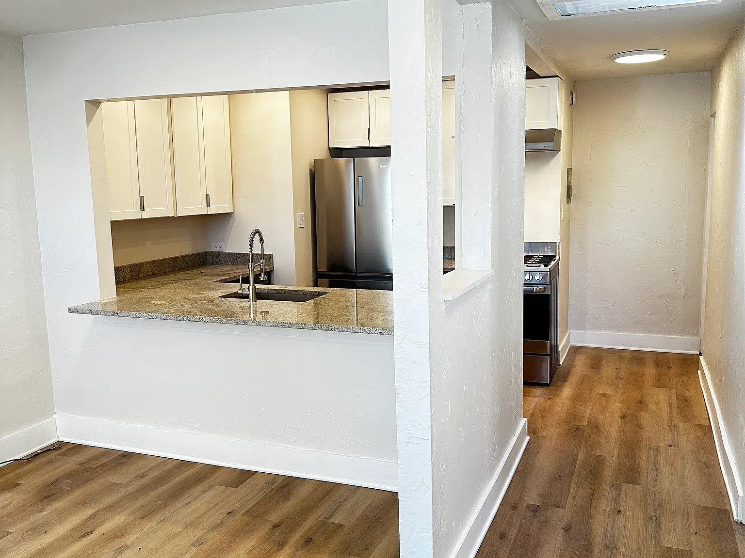 2 bed, 550 sqft, $1,100 — Photo 3