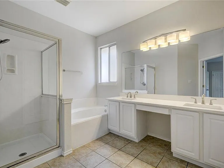2614 Kinney Oaks Ct — Photo 21