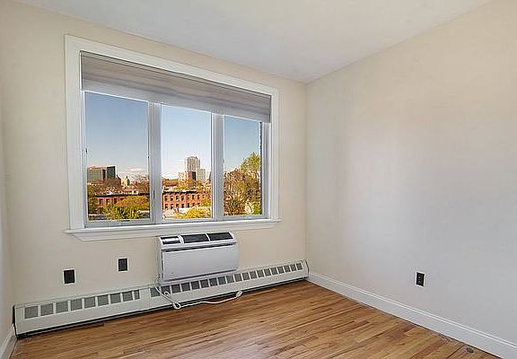 5th image of 598 President St APT 6D