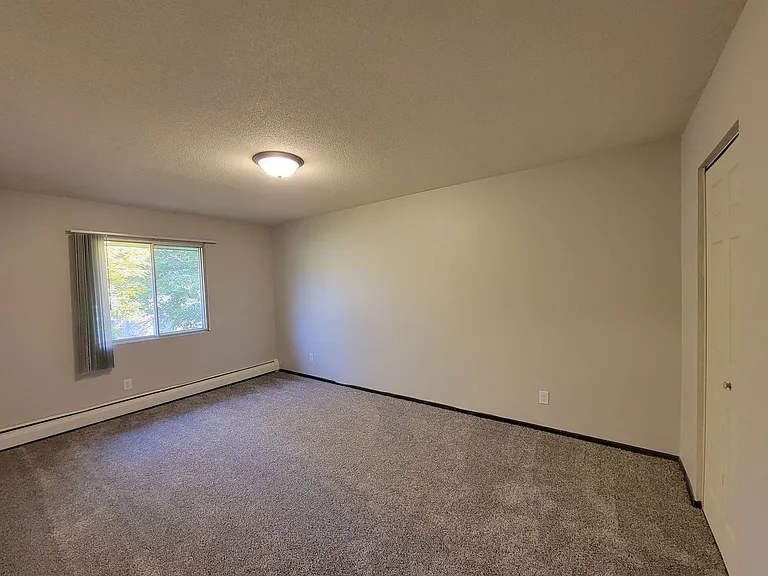 Woodbridge Terrace Apartments — Photo 8