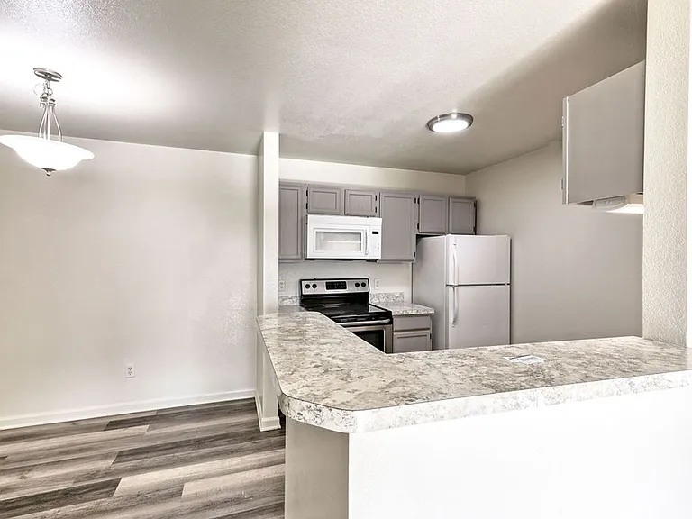 2856 17th Ave #103 — Photo 37