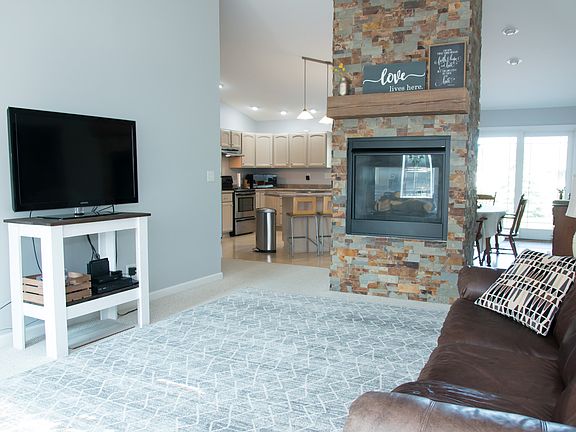 3rd image of 306 Woodland Dr
