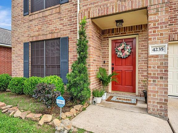 2nd image of 4235 Park Ridge Dr