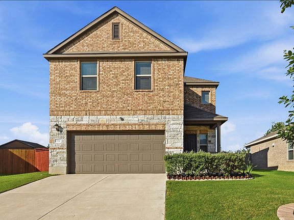 3rd image of 294 Thornless Cir