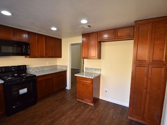 4th image of 110 Olson Ct