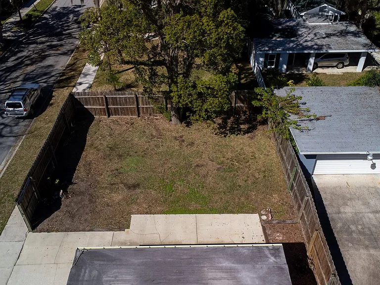 64 Fullerwood Dr — Photo 35