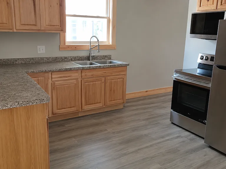 561 Main St #1 — Photo 2