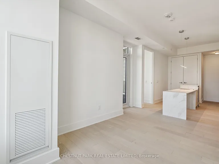 11 Yorkville Ave #4302 — Photo 14