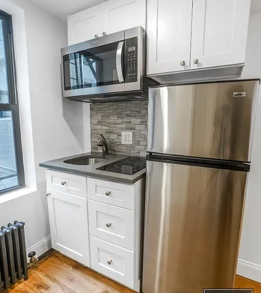 149 1st Ave #3R — Photo 6