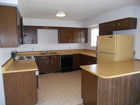 3rd image of 1416 S Grandview Dr