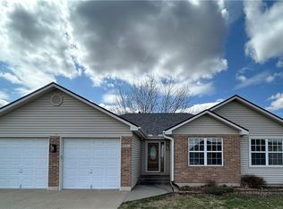 802 SW Shorthorn Dr, Grain Valley, MO 64029