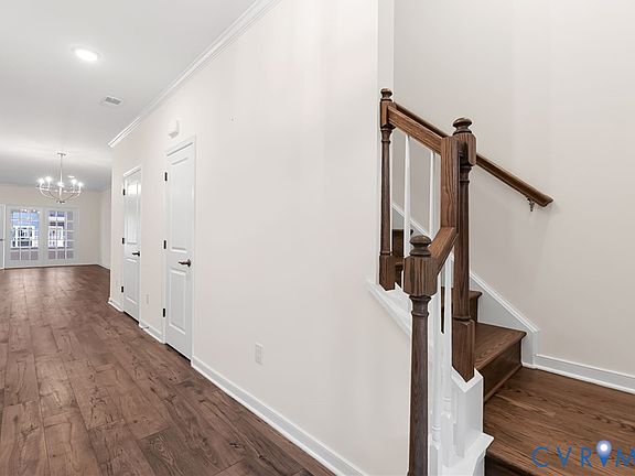 2nd image of 6703 Blue Iris Ln