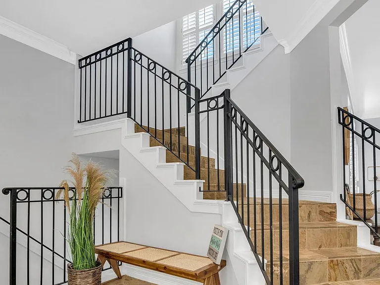 3305 W Lamar St #B — Photo 8
