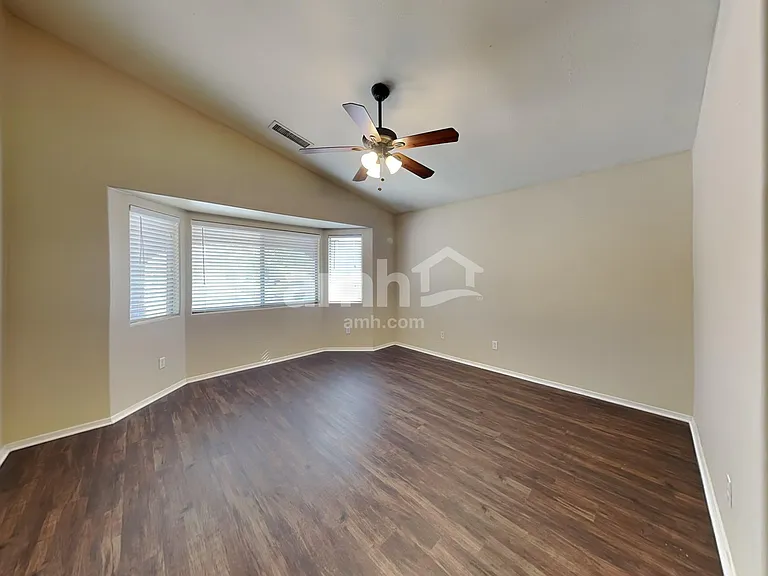 5354 W Jessica Ln — Photo 10