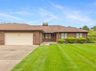 909 Whispering Trl, Greenfield, IN