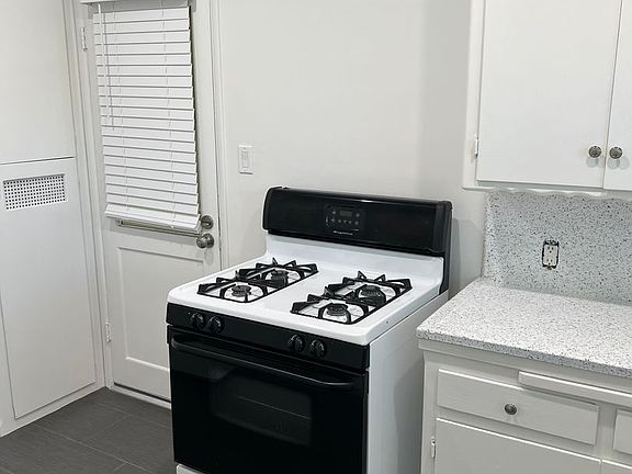 2nd image of 1701 Peppertree Ln APT 5
