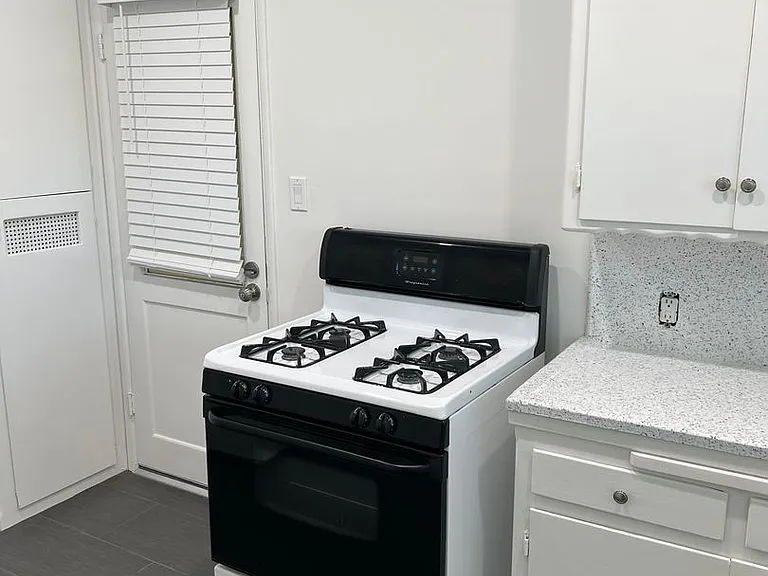 1701 Peppertree Ln — Photo 2