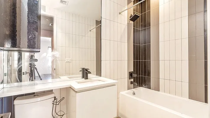 Rented by Nooklyn NYC LLC | media 16