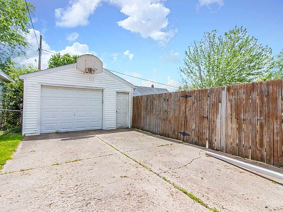 4th image of 1310 W Gilbert Ave