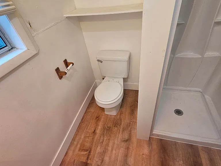 711 16th Ave #6 — Photo 3