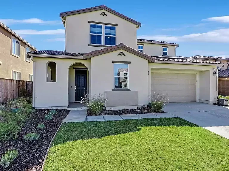 8720 Aquamarine Dr — Photo 2