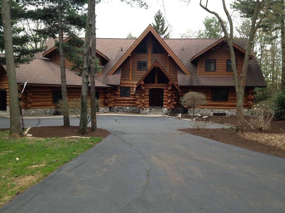 1st image of 153090 Morning Glory Ln
