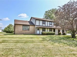 20 Overlook Trl, Rochester, NY 14612