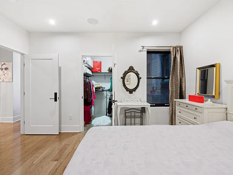 227 4th St #201 — Photo 6