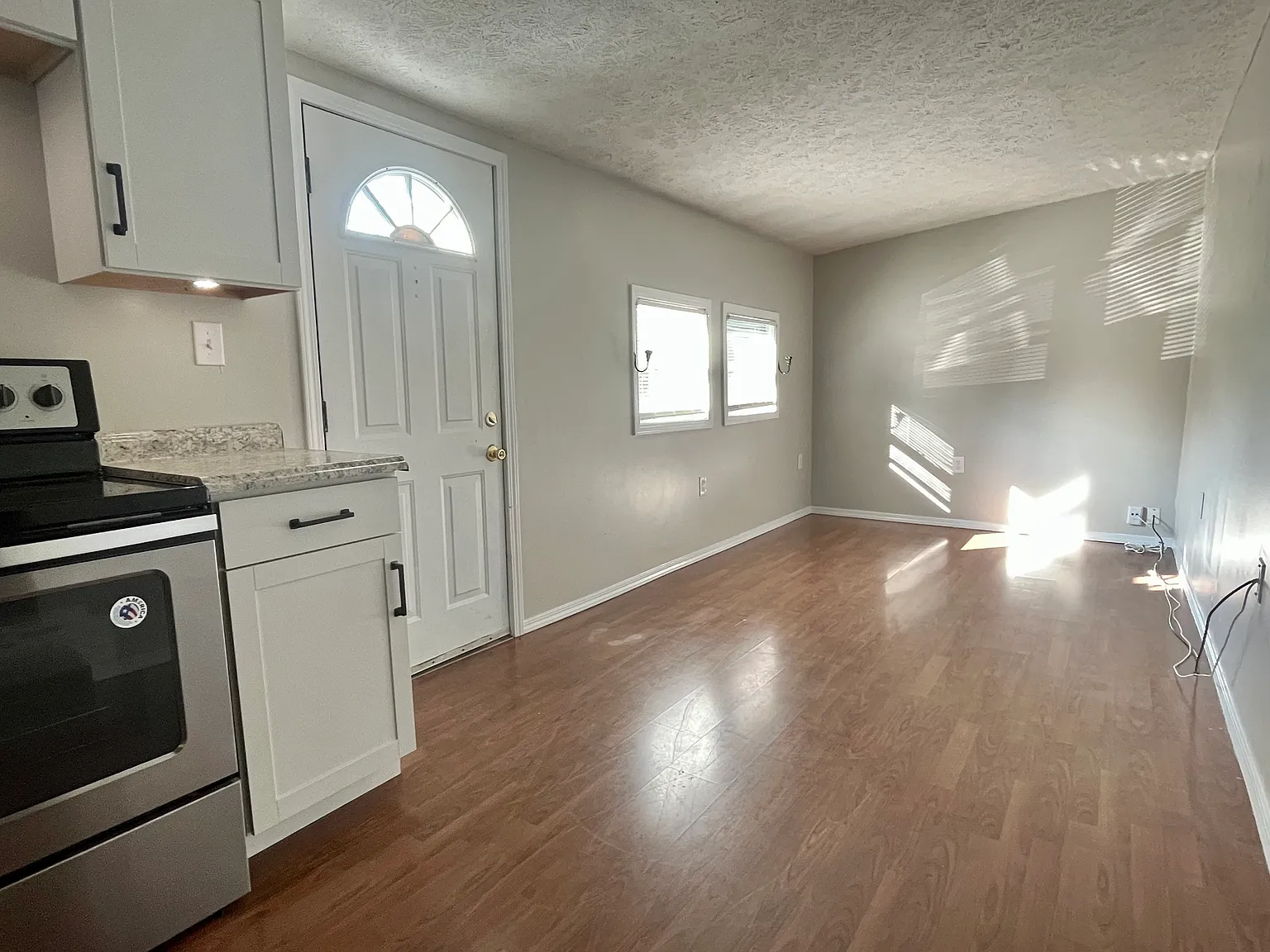 2 bed, 812 sqft, $925 — Photo 3