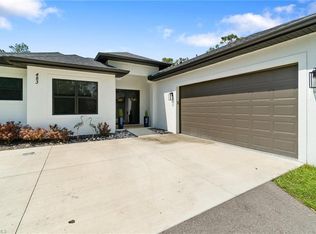 483 1st St NW, Naples, FL 34120