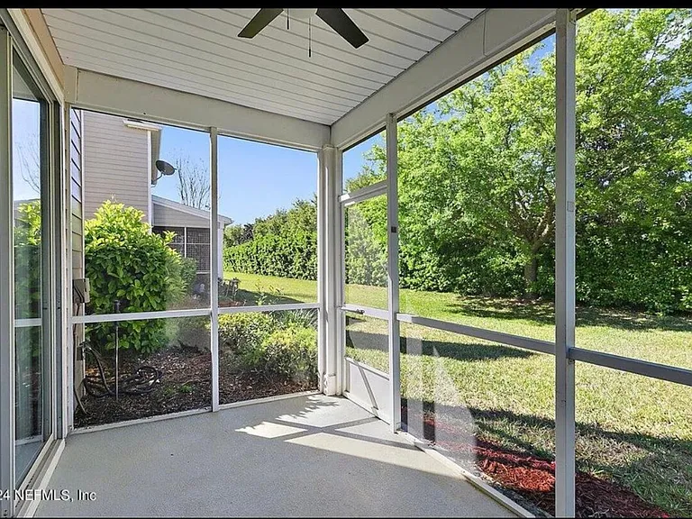 11187 Castlemain Cir W — Photo 16