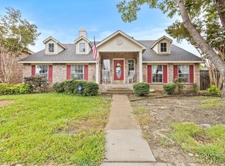 982 Little Den Dr, Lewisville, TX 75067