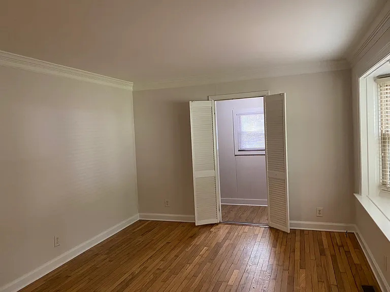 212 Clay St — Photo 7