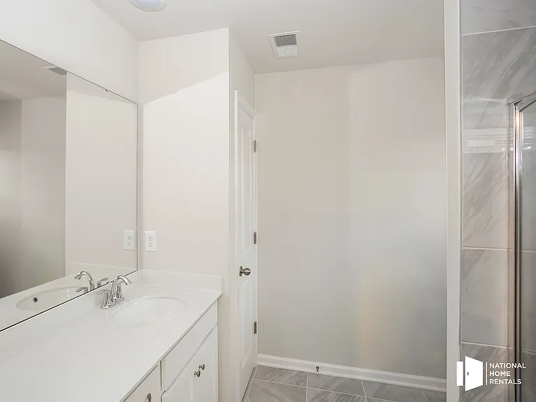 17019 Dragonstone Ct — Photo 6