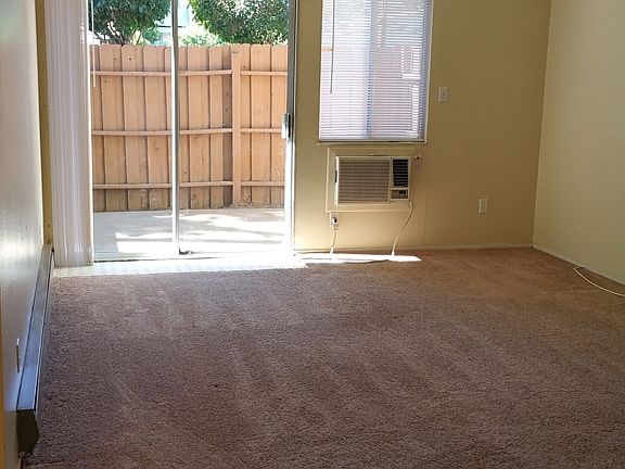 4th image of 1625 Park Lane #76